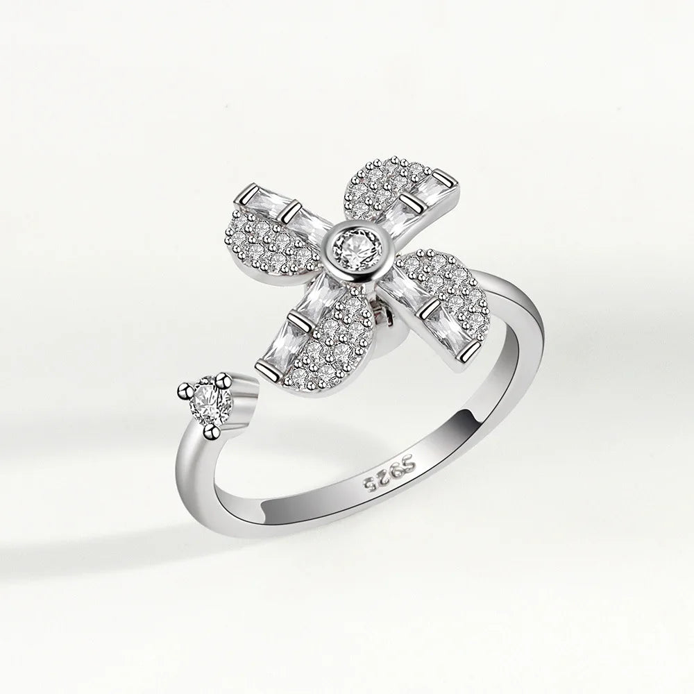 Star and moon spinning ring
