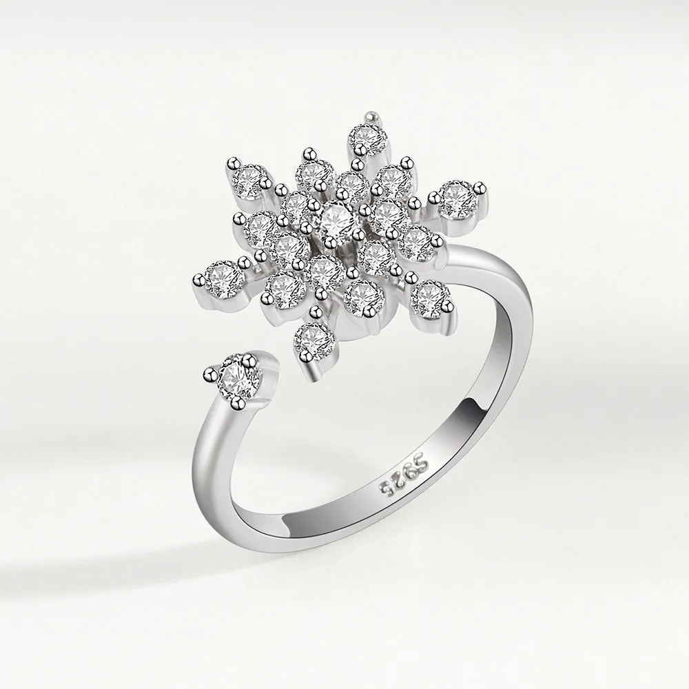 Star and moon spinning ring
