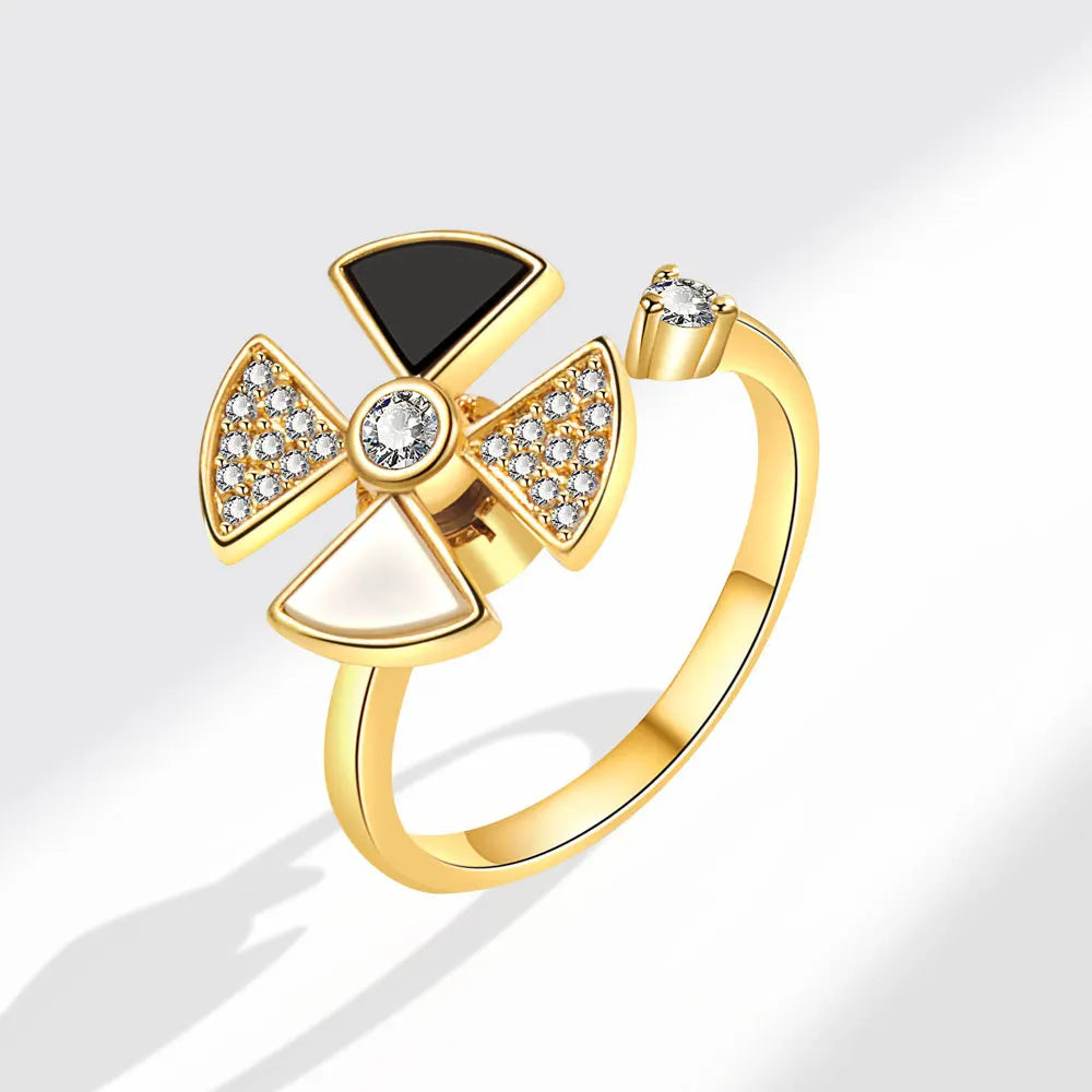 Star and moon spinning ring