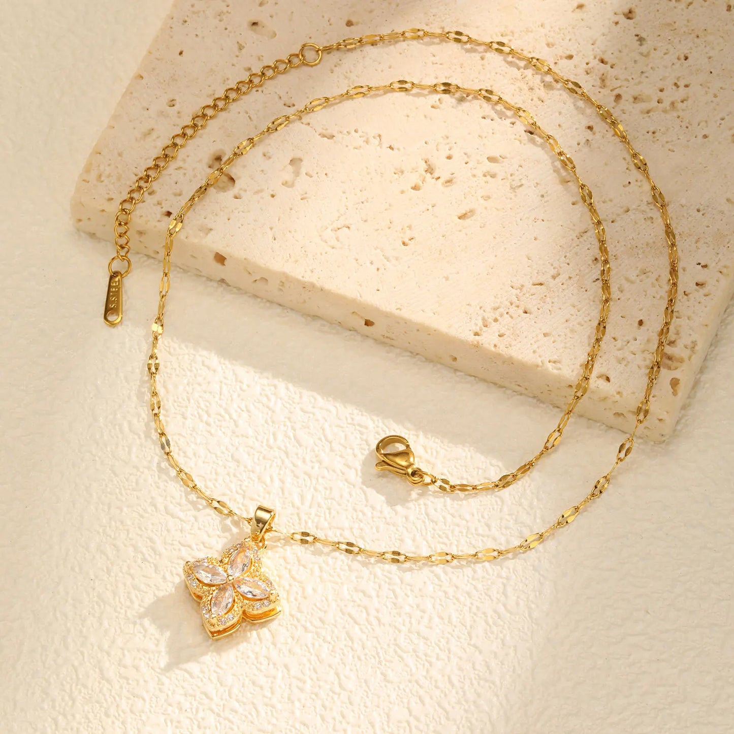 Rotating Flower Pendant Necklace